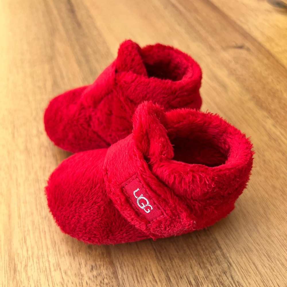 UGG Bixbee shoes. Size 0/1 or 0-6mo